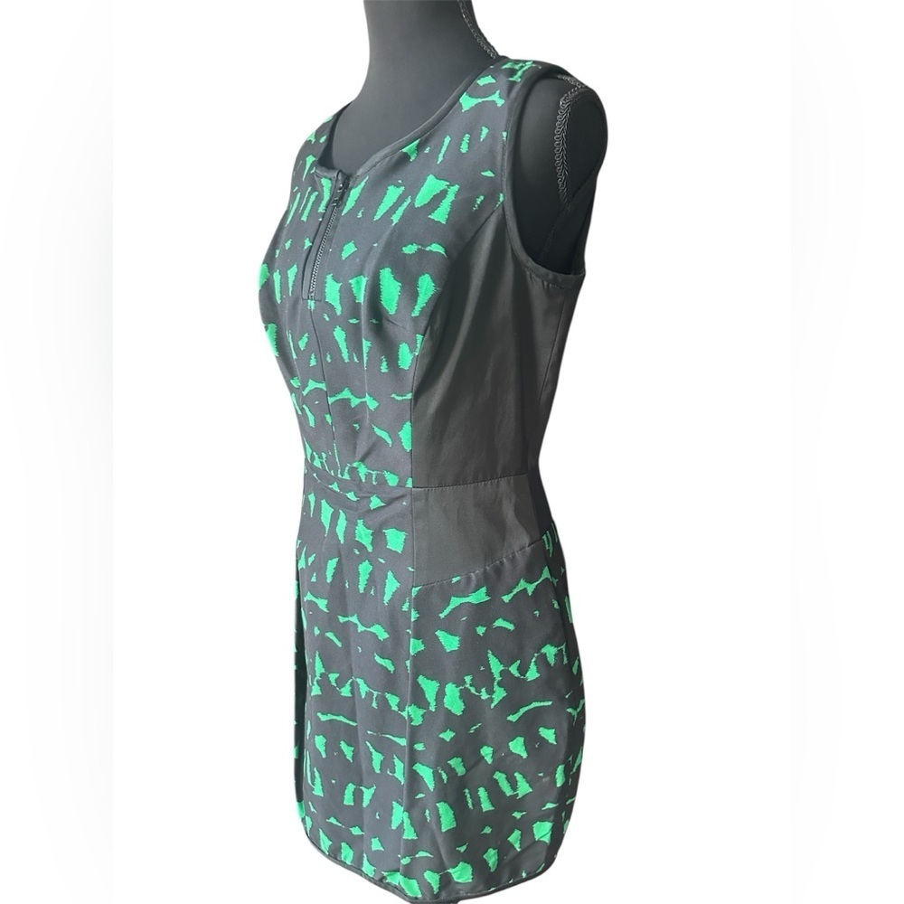 Milly Vintage Black and Green Patterned Dress with Pockets & Accent Zippers